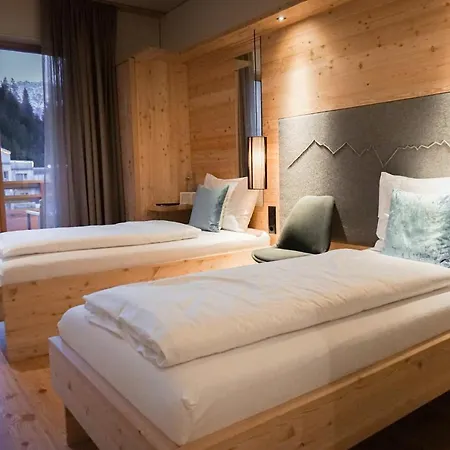 Hotel Tirol 3*