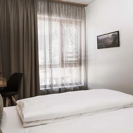 Hotel Tirol 3*