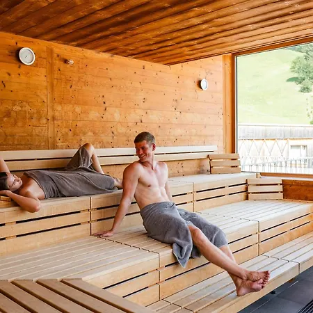 Hotel Tirol 3*