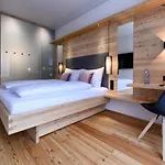 Hotel Tirol 3*