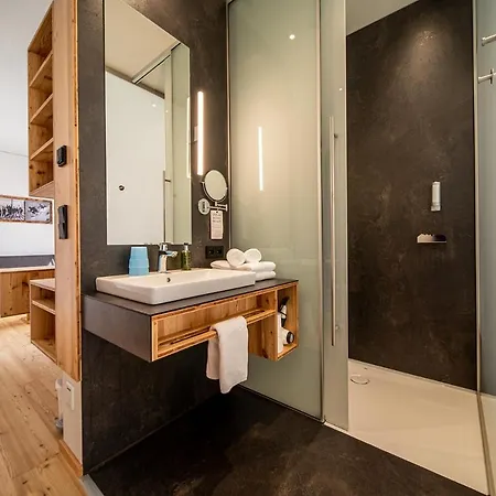 Hotel Tirol